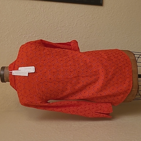 NWT WOMENS RED EYELET NICOLE MILLER ARTELIER ROLL TAB BLOUSE SIZE XS - Picture 3 of 7